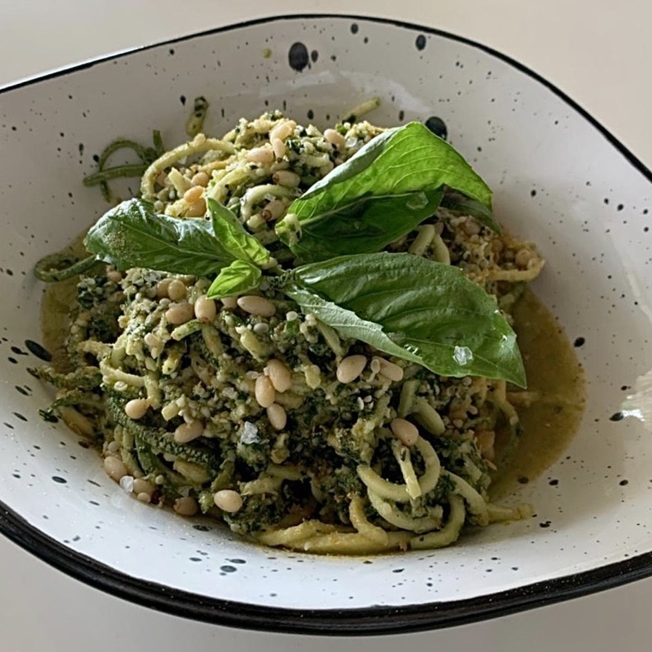 Raw Vegan Zucchini Noodles in Cashew Pesto