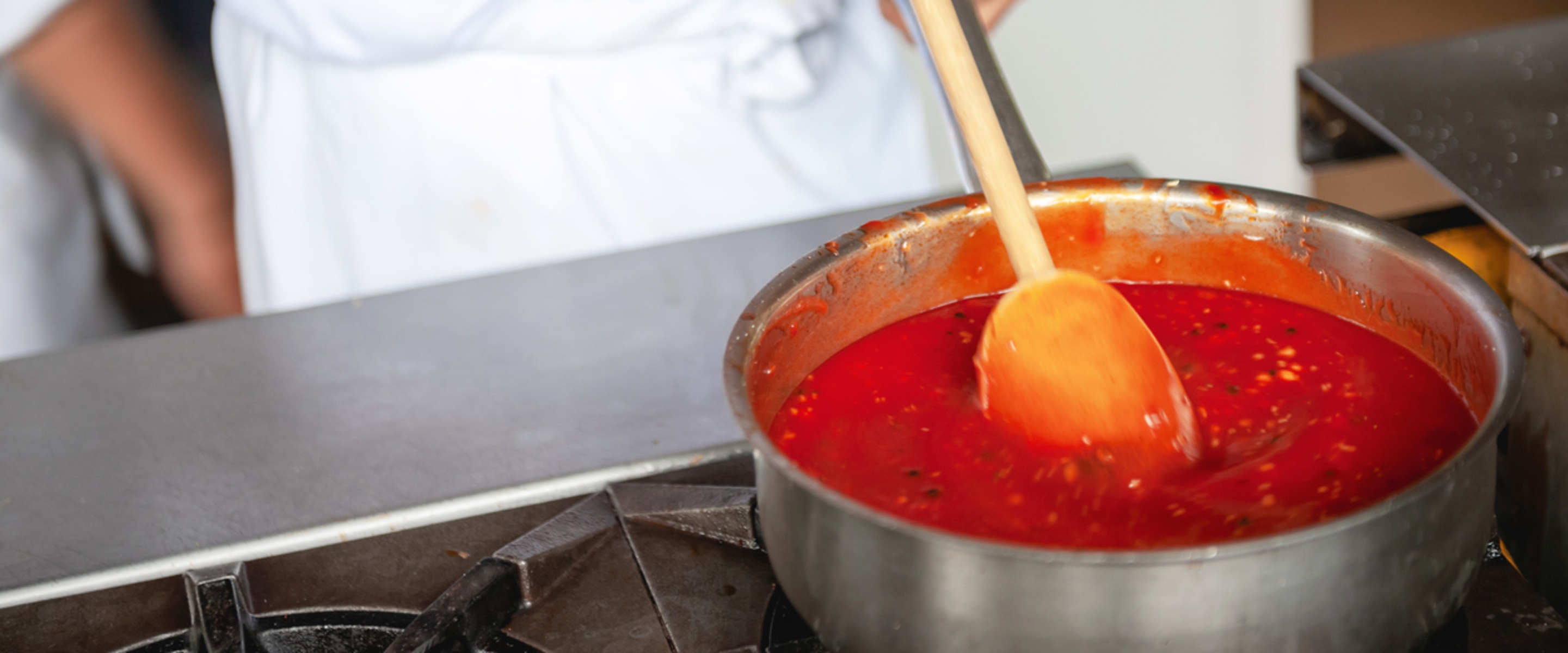 Make Marinara the Old-Fashioned Way With These Expert Sauce Tips