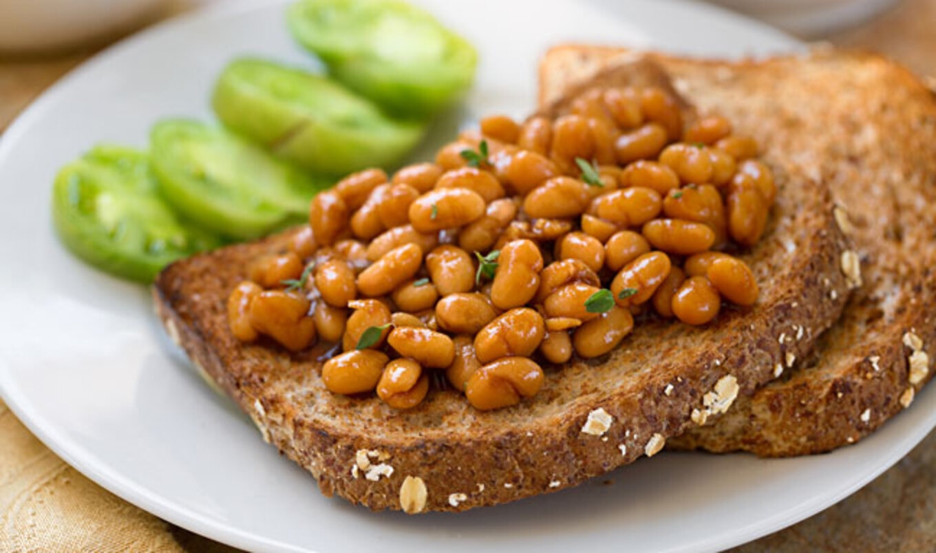 Easy Home-Cooked Maple Baked Beans