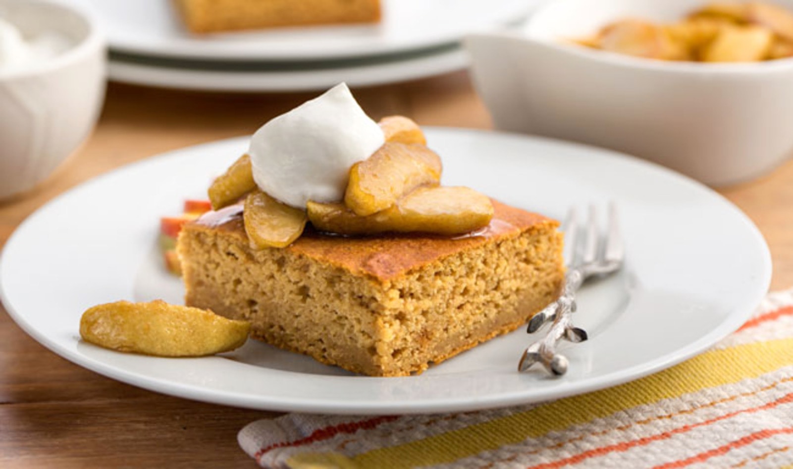 Celebrate Rosh Hashanah With These 9 Vegan Fruity Desserts