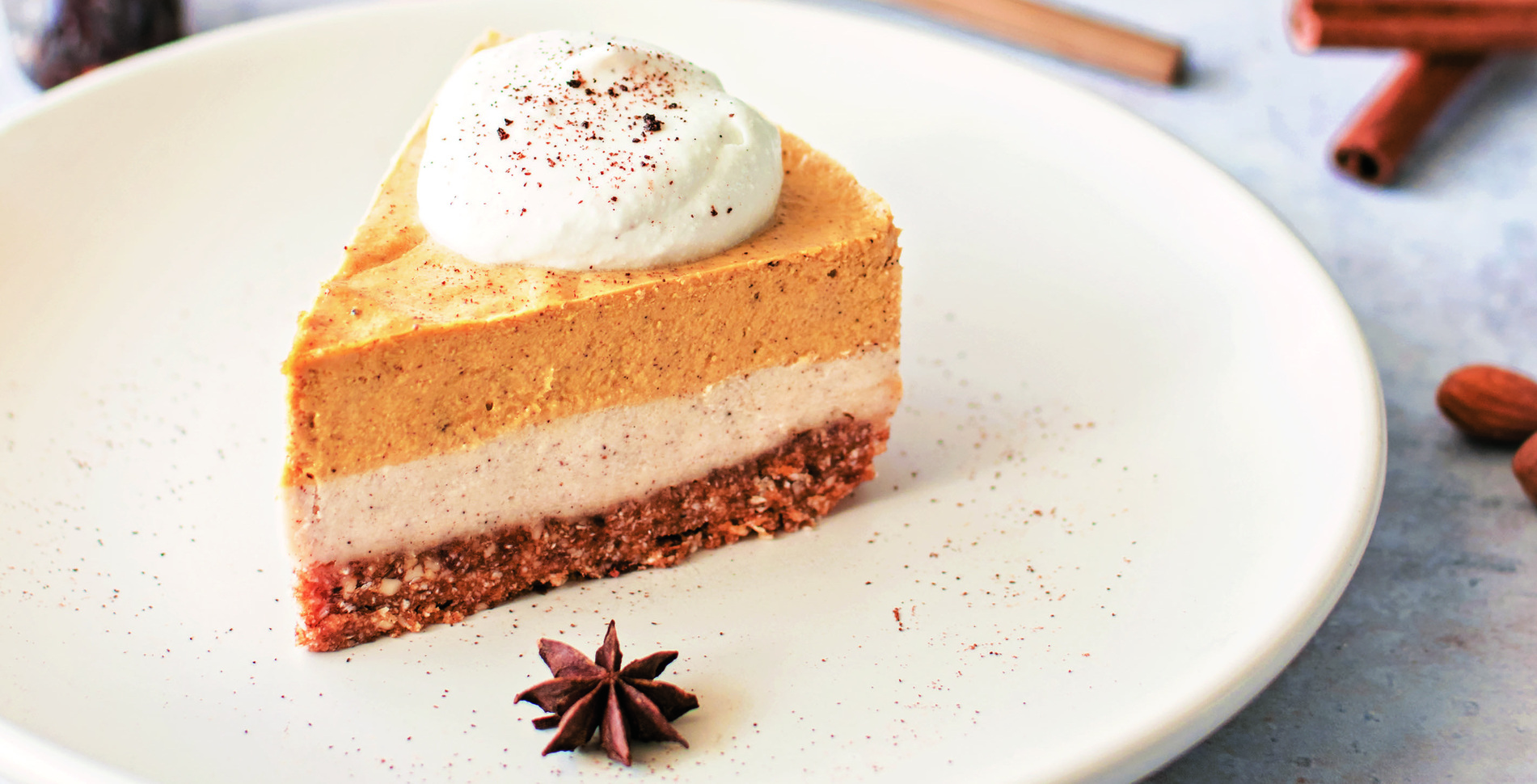 Easy, Vegan No-Bake Pumpkin Cream Cheesecake