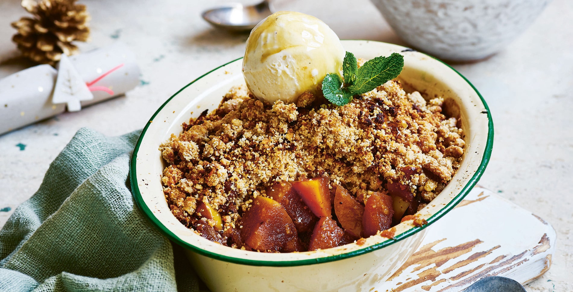 Cinnamon-Spiced Apple Crumble À La Mode
