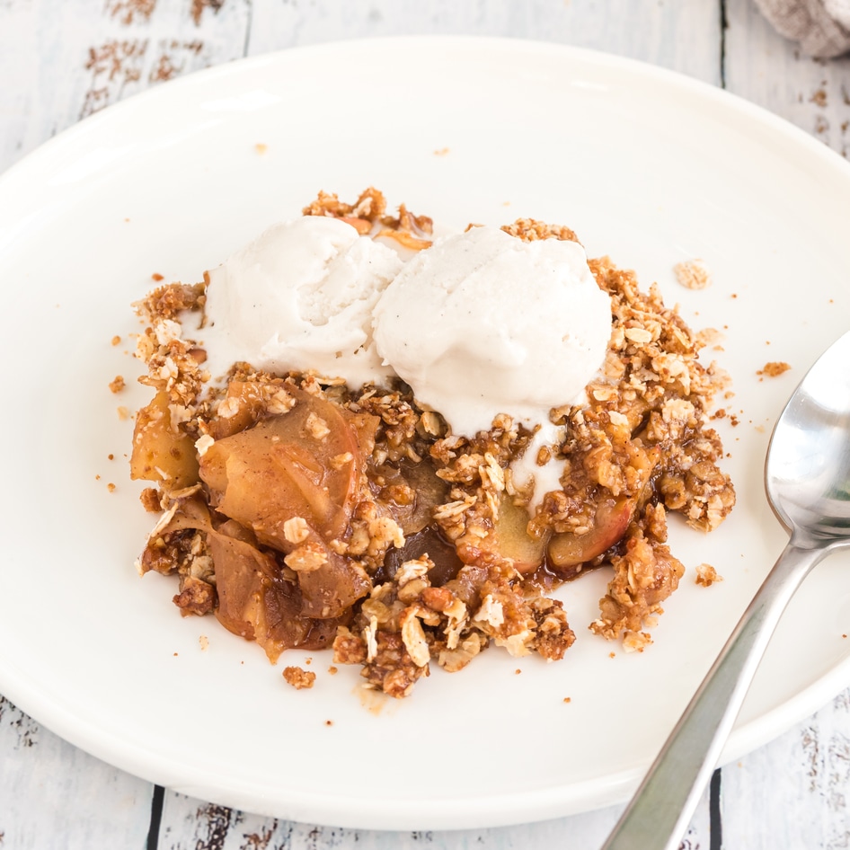 Gluten-Free Vegan Apple Crisp With Coconut Oat Crumble