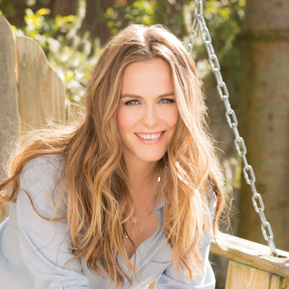 Alicia Silverstone Brings Vegan Baking to the Big Screen in ‘Reptile'