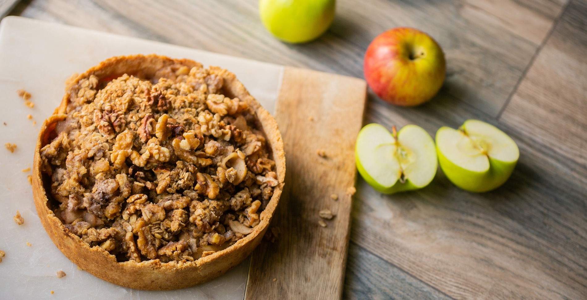Gluten-Free Apple Pie With Walnut Oat Crumble